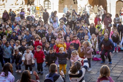 El día de los derechos de la infancia se celebra con una acción solidaria