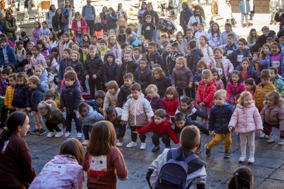 El día de los derechos de la infancia se celebra con una acción solidaria