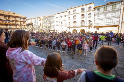 El día de los derechos de la infancia se celebra con una acción solidaria