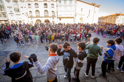 El día de los derechos de la infancia se celebra con una acción solidaria