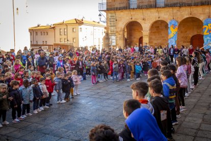 El día de los derechos de la infancia se celebra con una acción solidaria