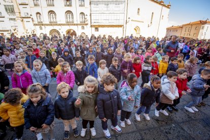 El día de los derechos de la infancia se celebra con una acción solidaria