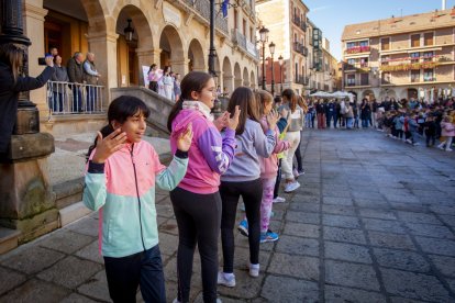 El día de los derechos de la infancia se celebra con una acción solidaria