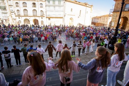 El día de los derechos de la infancia se celebra con una acción solidaria