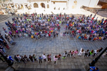 El día de los derechos de la infancia se celebra con una acción solidaria