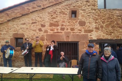 El despoblado se encuentra en la cara norte de la Sierra Pela