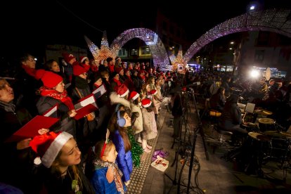 El evento llenó Mariano Granados de espíritu navideño