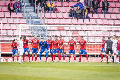 Los Pajaritos vuelven a sonreir con el CD Numancia