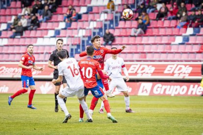 Los Pajaritos vuelven a sonreir con el CD Numancia