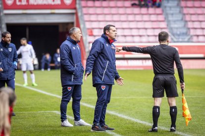 Los Pajaritos vuelven a sonreir con el CD Numancia