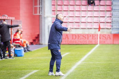 Los Pajaritos vuelven a sonreir con el CD Numancia