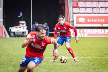 Los Pajaritos vuelven a sonreir con el CD Numancia