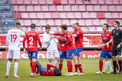 Los Pajaritos vuelven a sonreir con el CD Numancia