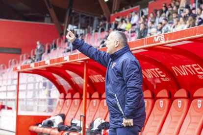 Los Pajaritos vuelven a sonreir con el CD Numancia