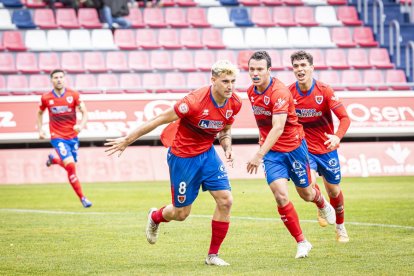 Los Pajaritos vuelven a sonreir con el CD Numancia