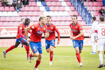 Los Pajaritos vuelven a sonreir con el CD Numancia