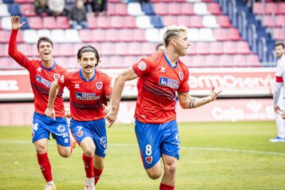 Los Pajaritos vuelven a sonreir con el CD Numancia