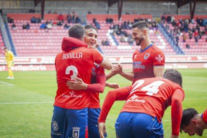 Los Pajaritos vuelven a sonreir con el CD Numancia