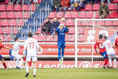 Los Pajaritos vuelven a sonreir con el CD Numancia