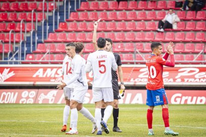 Los Pajaritos vuelven a sonreir con el CD Numancia