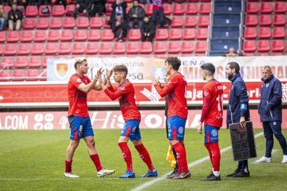 Los Pajaritos vuelven a sonreir con el CD Numancia