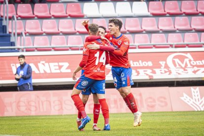 Los Pajaritos vuelven a sonreir con el CD Numancia