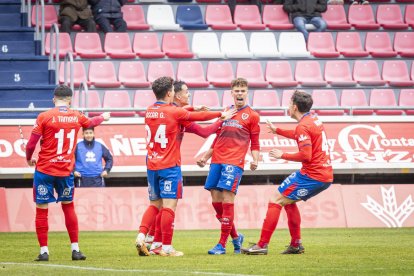 Los Pajaritos vuelven a sonreir con el CD Numancia