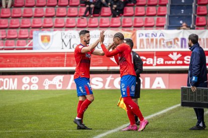 Los Pajaritos vuelven a sonreir con el CD Numancia