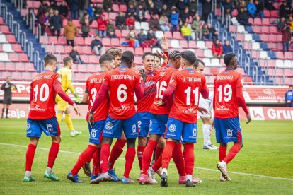Los Pajaritos vuelven a sonreir con el CD Numancia