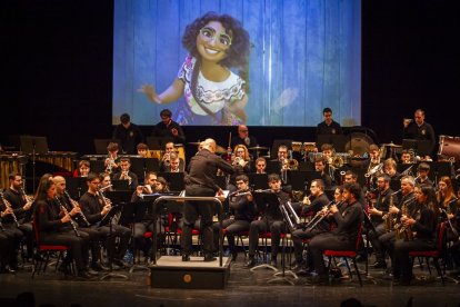 La Banda Municipal de Música interpretó canciones para los más pequeños
