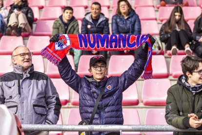 Comunión por reyes entre el equipo y la afición más joven