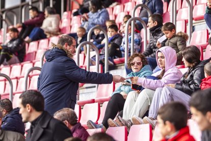Comunión por reyes entre el equipo y la afición más joven