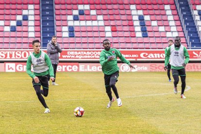 Comunión por reyes entre el equipo y la afición más joven