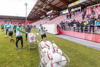 Comunión por reyes entre el equipo y la afición más joven