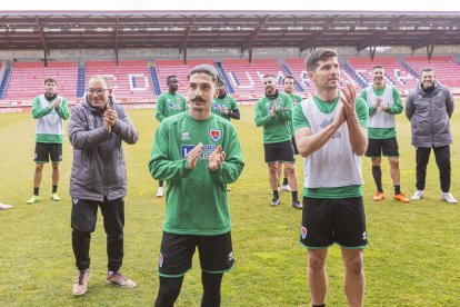Comunión por reyes entre el equipo y la afición más joven
