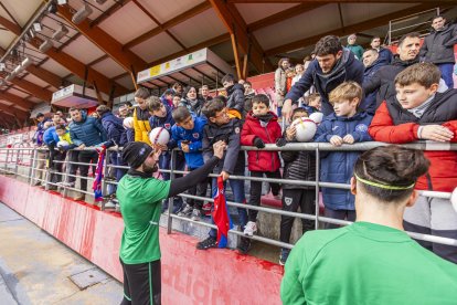 Comunión por reyes entre el equipo y la afición más joven