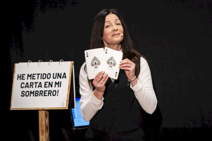 Actuación de Lore Lavand, de Fivem en los Cines Mercado