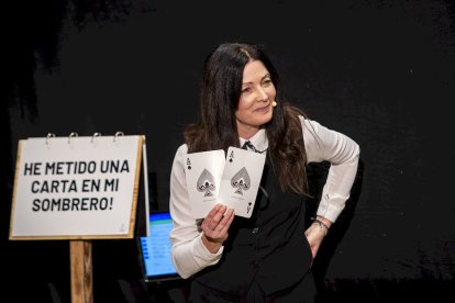 Actuación de Lore Lavand, de Fivem en los Cines Mercado