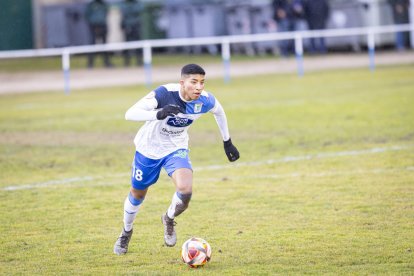 El Astorga se lleva tres goles de su visita a Almazán