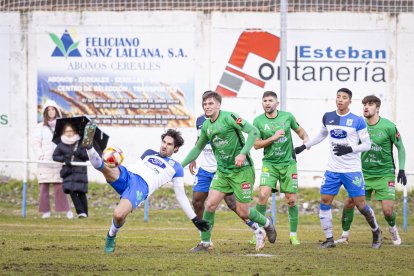 El Astorga se lleva tres goles de su visita a Almazán