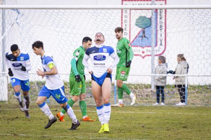 El Astorga se lleva tres goles de su visita a Almazán