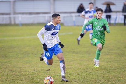 El Astorga se lleva tres goles de su visita a Almazán
