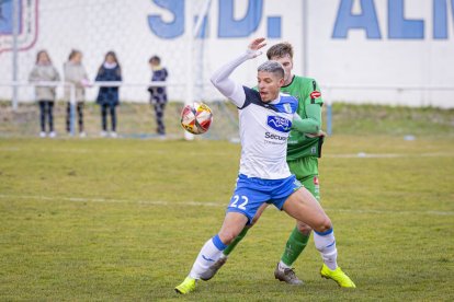 El Astorga se lleva tres goles de su visita a Almazán