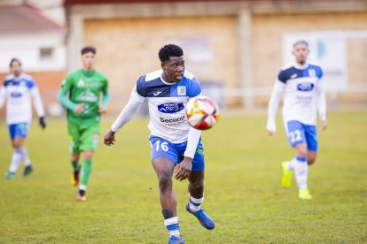 El Astorga se lleva tres goles de su visita a Almazán