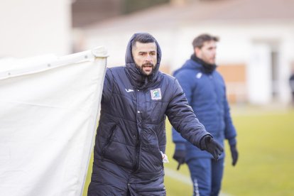 El Astorga se lleva tres goles de su visita a Almazán