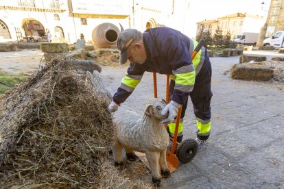 El desmontaje del belén pone fin a la navidad