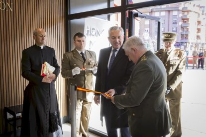 Acto oficial de inauguración en la Avenida Duques de Soria