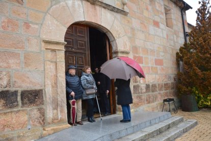 Navaleno baila un año más al Niño Jesús.