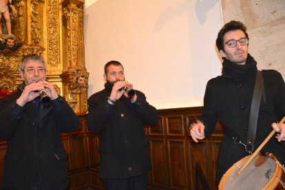 Navaleno baila un año más al Niño Jesús.