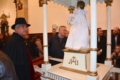 Navaleno baila un año más al Niño Jesús.